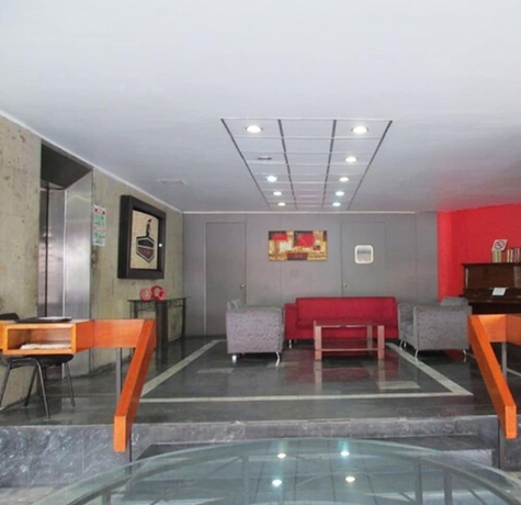 Imagen de los interiores del Hotel Capital O Nueva Galicia, Guadalajara centro downtown. Foto 19