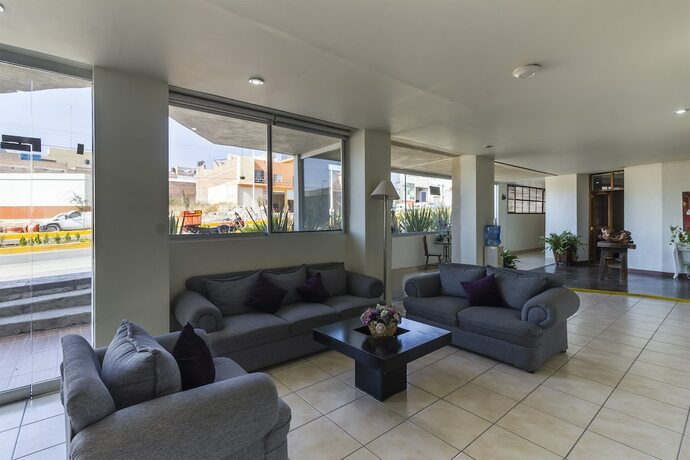 Imagen general del Hotel Capital O Plaza Galindo. Foto 3