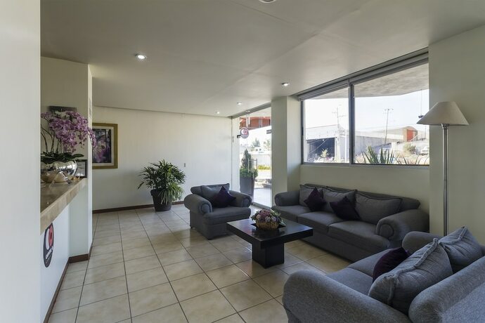 Imagen general del Hotel Capital O Plaza Galindo. Foto 5