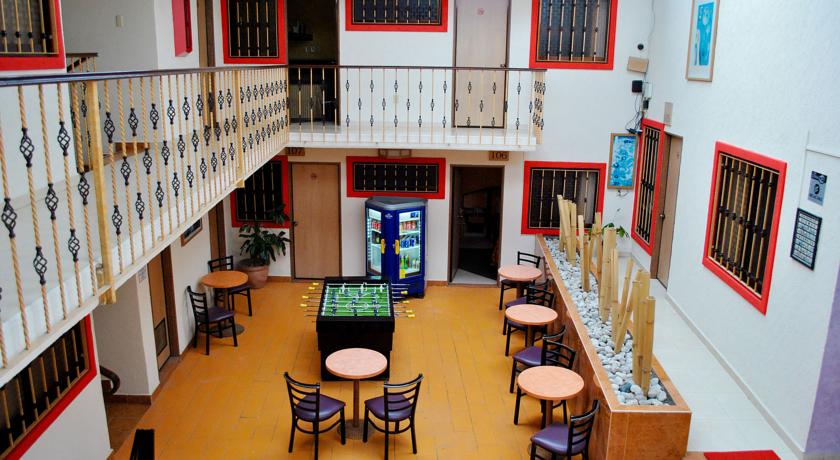 Imagen de los interiores del Hotel Capital O Valencia. Foto 7