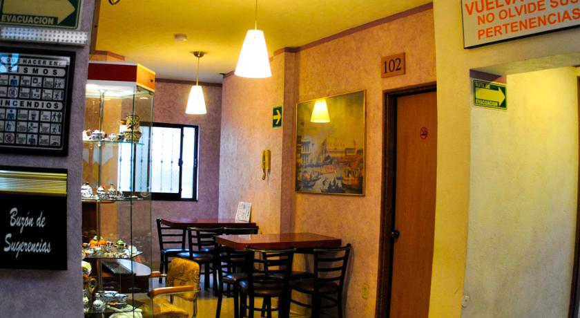 Imagen del bar/restaurante del Hotel Capital O Valencia. Foto 2