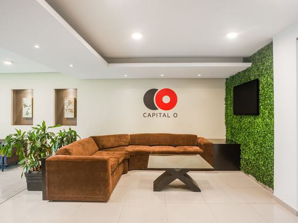 Imagen de los interiores del Hotel Capital O Veracruz Suites. Foto 19