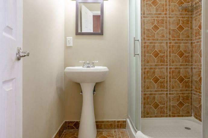 Imagen de la habitación del Hotel Capital O Villa Azura. Foto 6