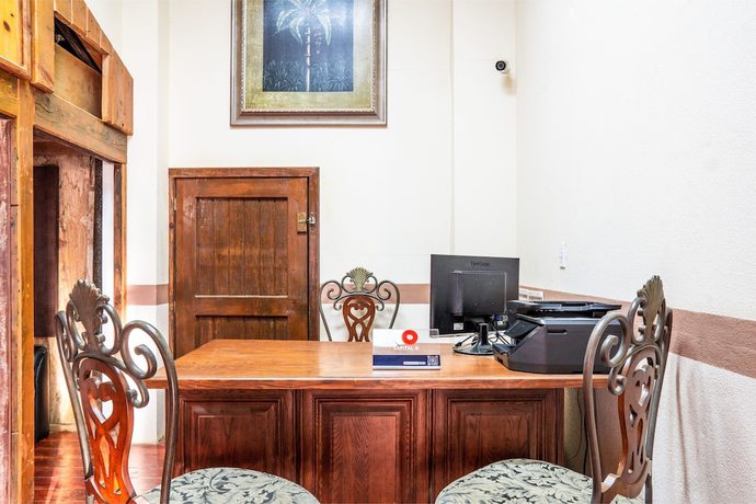 Imagen de los interiores del Hotel Capital O Villa Azura. Foto 18