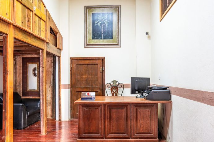 Imagen de los interiores del Hotel Capital O Villa Azura. Foto 20