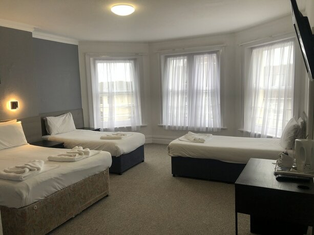 Imagen de la habitación del Hotel Capital One. Foto 13