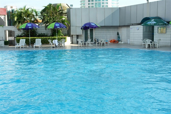 Imagen de la piscina del Hotel Capital Plaza, Shenzhen. Foto 3
