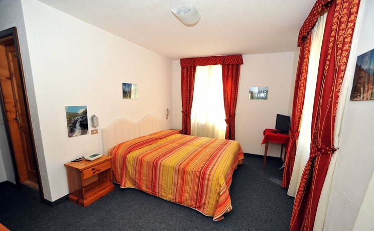 Imagen de la habitación del Hotel Capitani. Foto 10