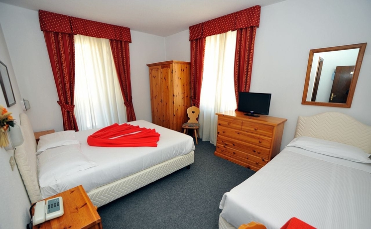 Imagen de la habitación del Hotel Capitani. Foto 11