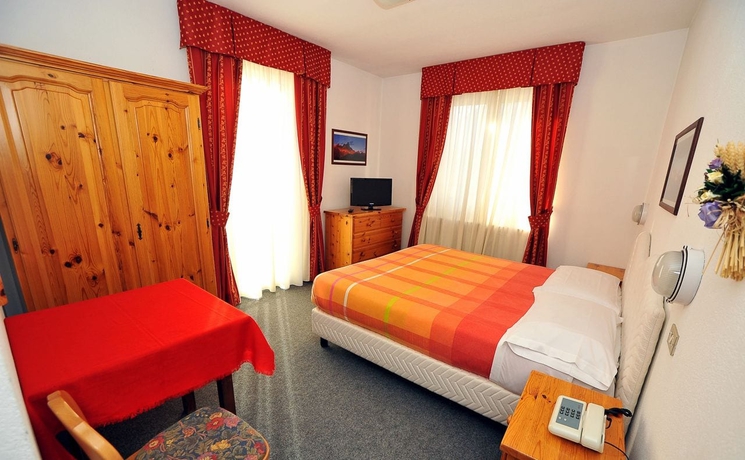 Imagen de la habitación del Hotel Capitani. Foto 14