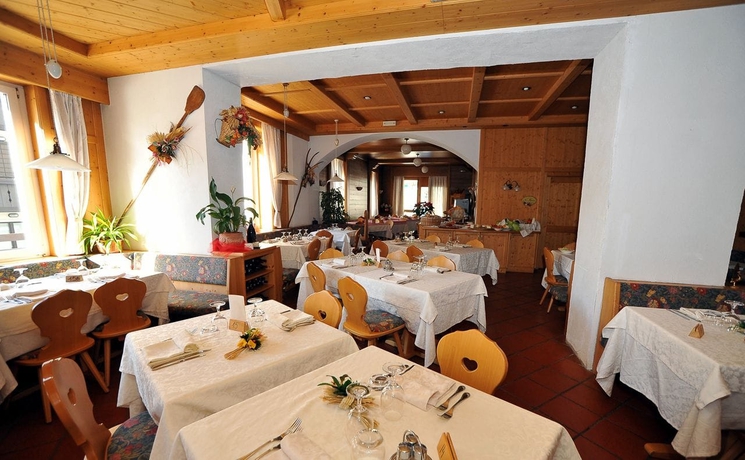 Imagen del bar/restaurante del Hotel Capitani. Foto 2