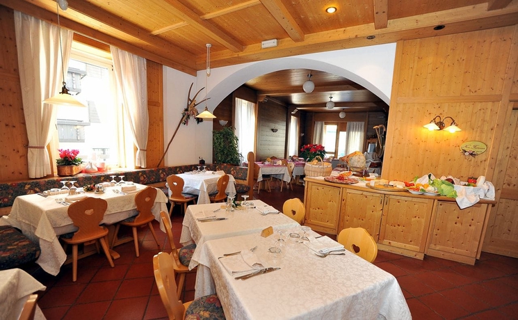Imagen del bar/restaurante del Hotel Capitani. Foto 3