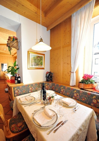Imagen del bar/restaurante del Hotel Capitani. Foto 6