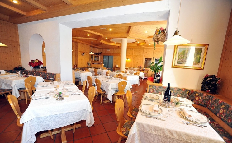 Imagen del bar/restaurante del Hotel Capitani. Foto 7