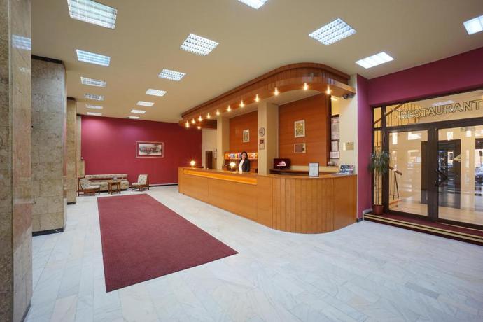 Imagen de los interiores del Hotel Capitol, Brasov. Foto 7