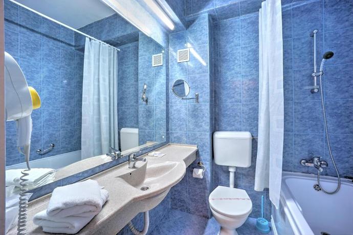 Imagen de los interiores del Hotel Capitol, Brasov. Foto 10