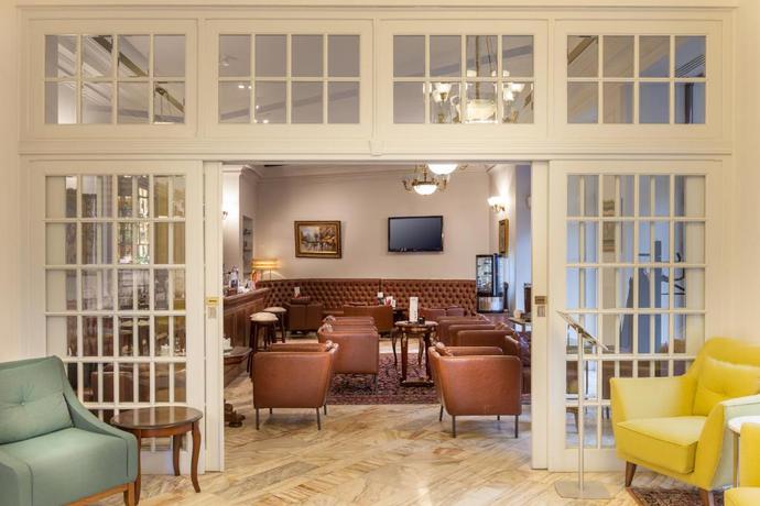 Imagen de los interiores del Hotel Capitol, Bucarest. Foto 13