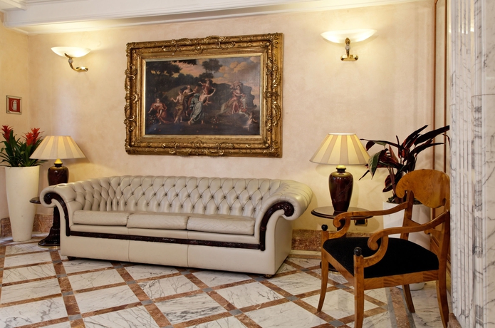 Imagen de los interiores del Hotel Capitol, Milán. Foto 9