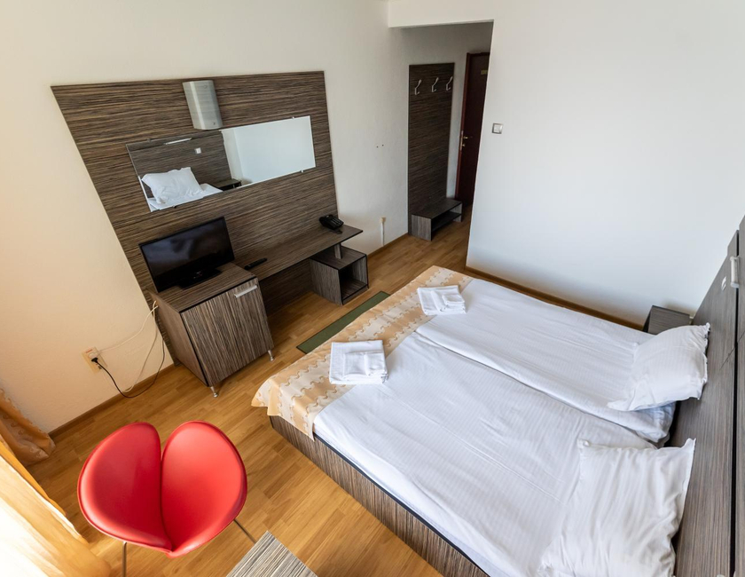 Imagen de la habitación del Hotel Capitol, VENUS - SATURN. Foto 21