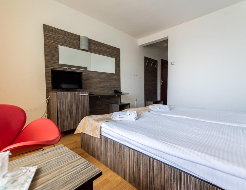 Imagen de la habitación del Hotel Capitol, VENUS - SATURN. Foto 22