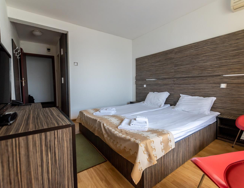 Imagen de la habitación del Hotel Capitol, VENUS - SATURN. Foto 23
