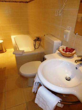 Imagen de la habitación del Hotel Capitole. Foto 5