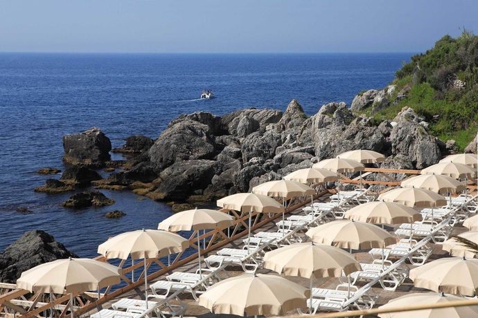 Imagen general del Hotel Capo Dei Greci Taormina Coast Resort and Spa. Foto 3