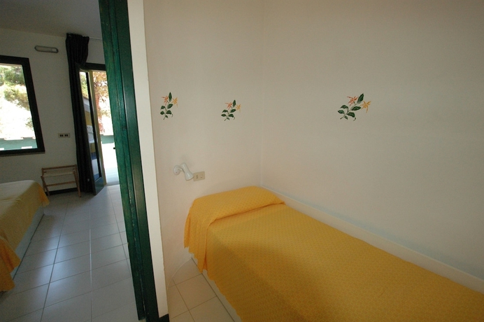 Imagen de la habitación del Hotel Capo Di Stella. Foto 5