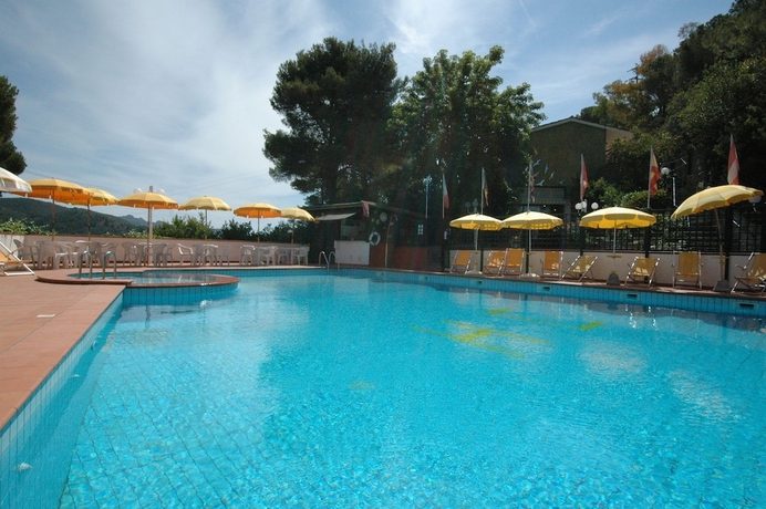 Imagen de la piscina del Hotel Capo Di Stella. Foto 18