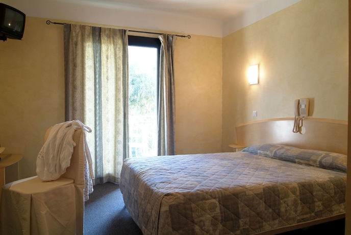 Imagen de la habitación del Hotel Capo D'orto. Foto 17