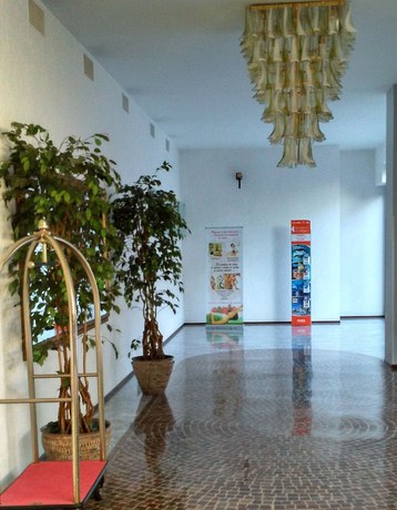 Imagen de los interiores del Hotel Capo Est. Foto 17