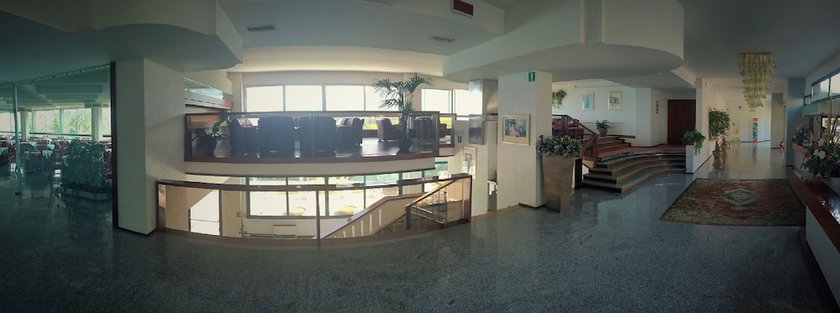 Imagen de los interiores del Hotel Capo Est. Foto 18