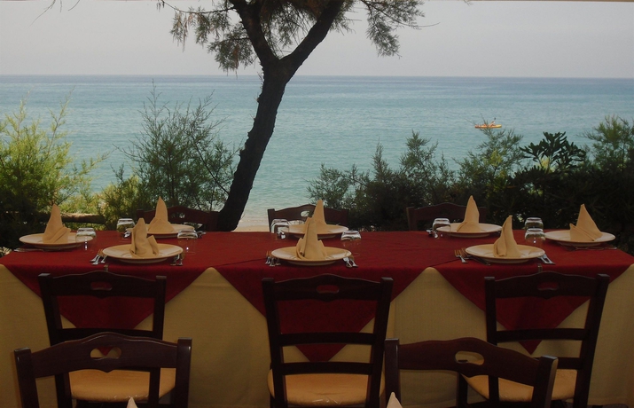 Imagen del bar/restaurante del Hotel Capo Nettuno. Foto 2