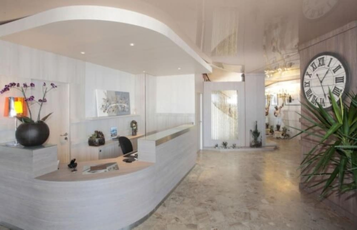 Imagen de los interiores del Hotel Capo Rosso. Foto 17