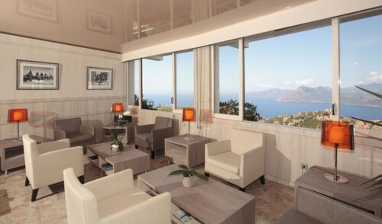 Imagen del bar/restaurante del Hotel Capo Rosso. Foto 3