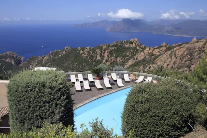 Imagen de la piscina del Hotel Capo Rosso. Foto 18