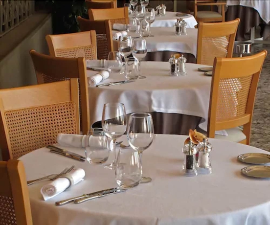 Imagen del bar/restaurante del Hotel Capo Rosso. Foto 4