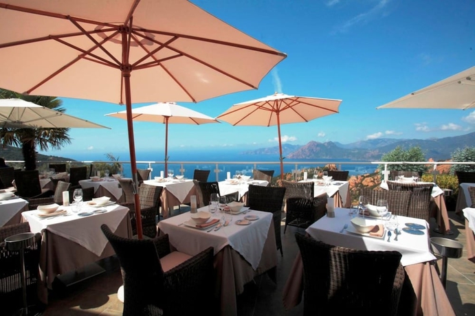 Imagen del bar/restaurante del Hotel Capo Rosso. Foto 6