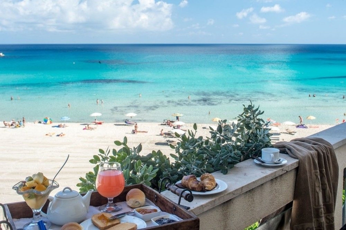 Imagen de los exteriores del Hotel Capo San Vito. Foto 10