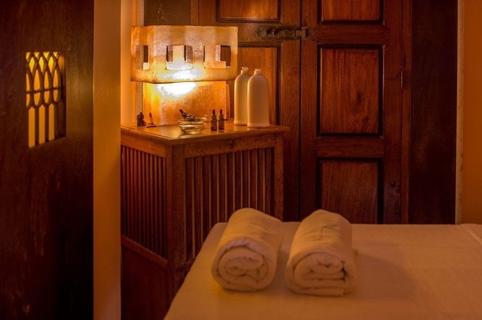 Imagen de la piscina del Hotel Capo San Vito. Foto 14