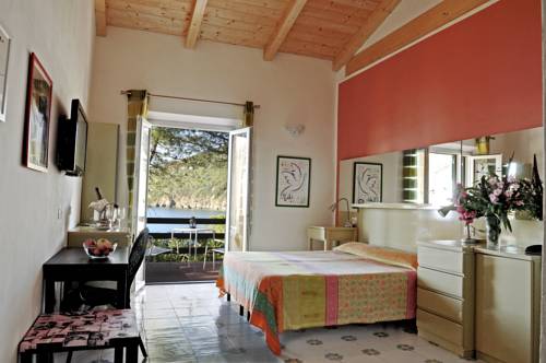 Imagen de la habitación del Hotel Capo Sud. Foto 3