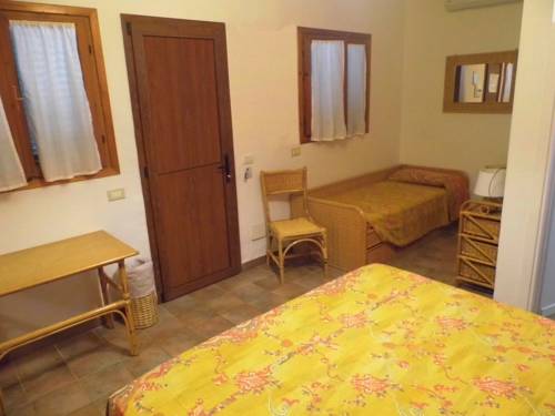 Imagen de la habitación del Hotel Capo Sud. Foto 4