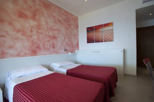 Imagen de la habitación del Hotel Capo Sud. Foto 9
