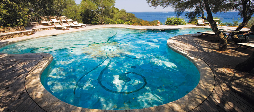 Imagen de la piscina del Hotel Capo d'Orso Hotel Thalasso y SPA. Foto 12