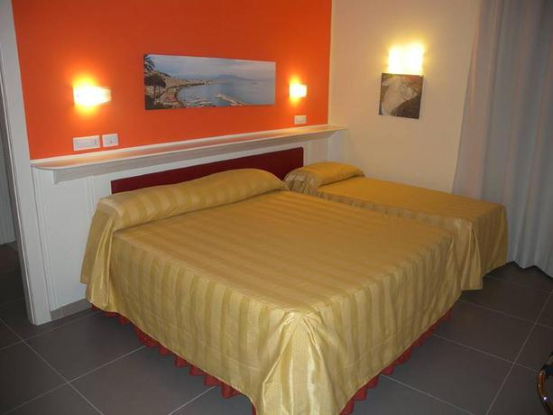 Imagen de la habitación del Hotel Capodichino International. Foto 12