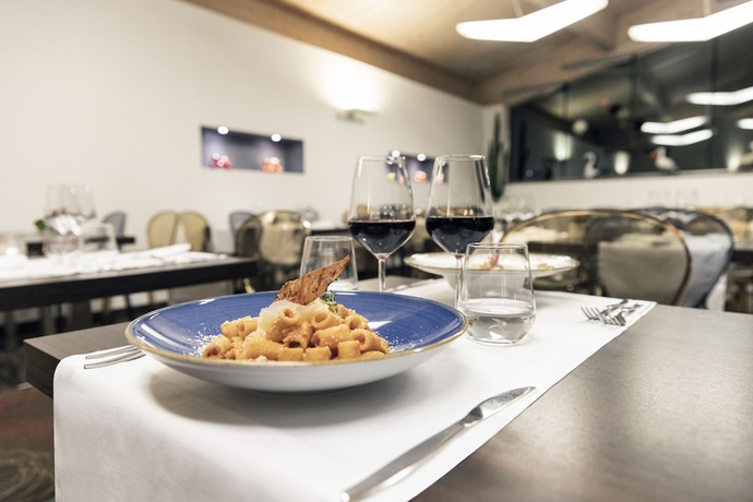 Imagen del bar/restaurante del Hotel Capolago. Foto 5