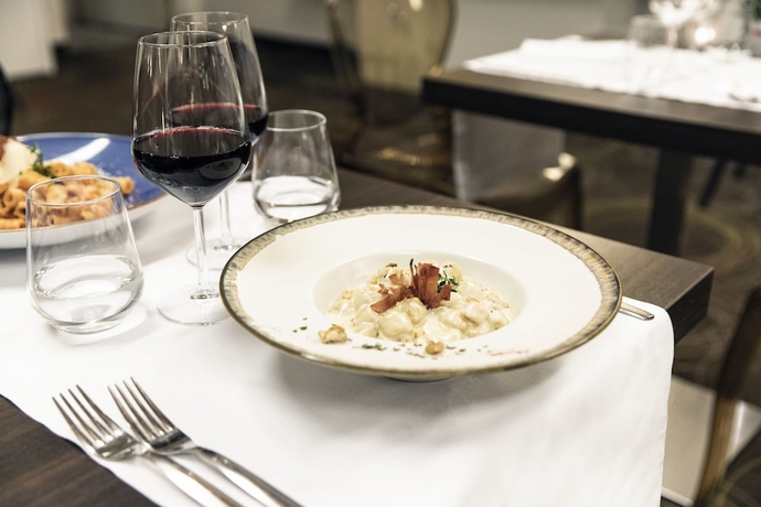 Imagen del bar/restaurante del Hotel Capolago. Foto 8