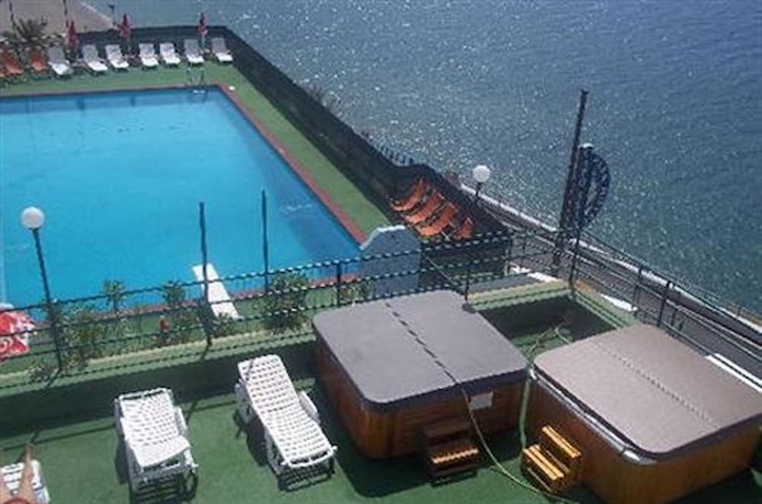 Imagen de la piscina del Hotel Caposkino Park. Foto 19