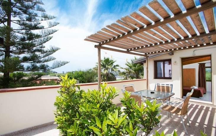 Imagen de los exteriores del Hotel Caposud Residence Beach Club. Foto 16