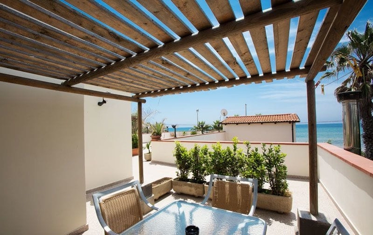 Imagen de los exteriores del Hotel Caposud Residence Beach Club. Foto 17